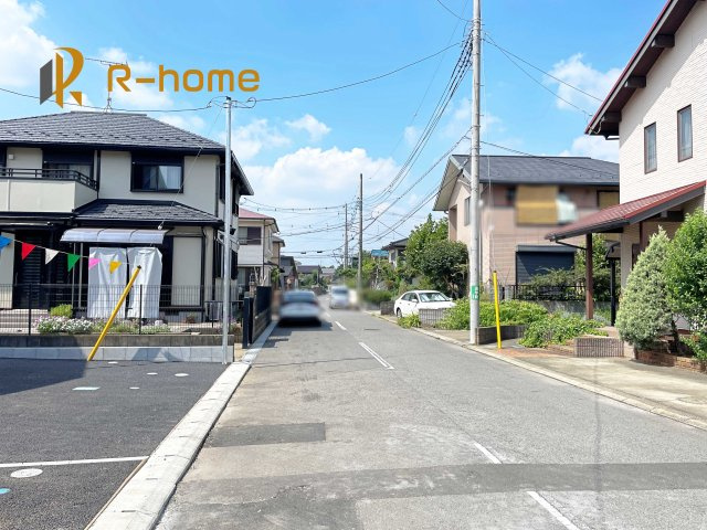 土浦市乙戸南第6　新築戸建て　2号棟の前面道路含む現地写真|堂々！建物完成♪実際のお部屋をご見学可能です♪
ご見学が一番の資料！お気軽にお問い合わせ下さい♪

