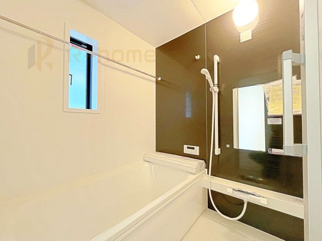 土浦市乙戸南第6　新築戸建て　2号棟の浴室|１坪タイプの大きなお風呂で、小さなお子様とご一緒に入浴いただける広さです！