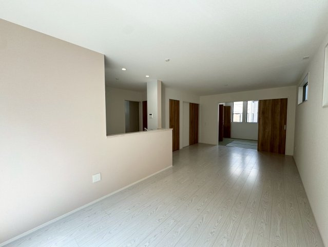 【居間・リビング】の画像