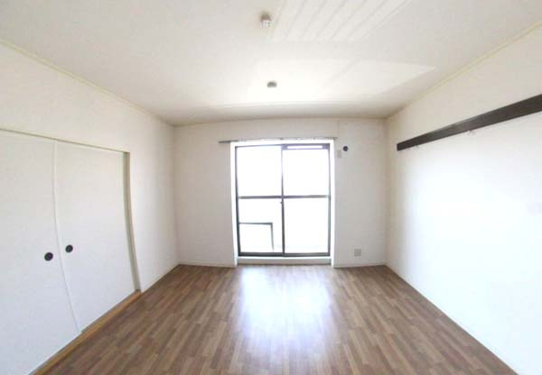 RICHウエストフィールドの居間・リビング|こちらのリビングで趣味の時間をお楽しみください