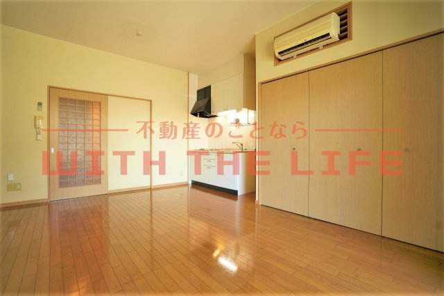 ザ・ライフ南久留米スタイル【10,000円キャッシュバック対象物件】の居間・リビング|おしゃれな居間です