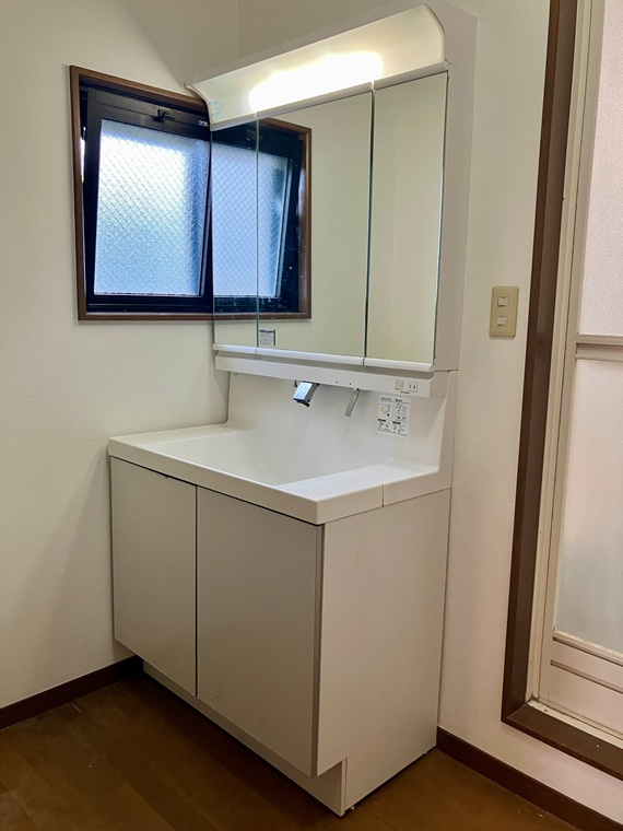 浅間町戸建の洗面所