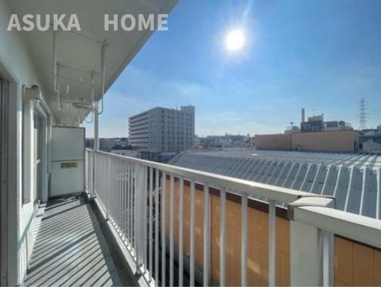 クレール希望ヶ丘のバルコニー|開放的で明るい空間を演出してくれるバルコニーです