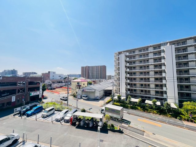 レーベンハイム浮間公園ラグパスの展望|駐車場を見渡すことができます