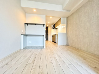 【居間・リビング】 | アーバネックス本町Ⅱ　仲介手数料無料！ | ガス温水床暖房あり(ヌック)