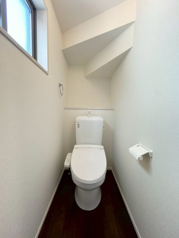 ーBloomーブルームー小倉南区北方３丁目3期　【小倉南区　新築戸建て】のトイレ|独立した場所にあり、使いやすい1階トイレ♪　【小倉南区　新築戸建て】