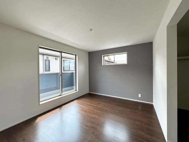 ーBloomーブルームー小倉南区北方３丁目3期　【小倉南区　新築戸建て】の洋室|アクセントクロスがお洒落な2階7帖洋室♪　【小倉南区　新築戸建て】