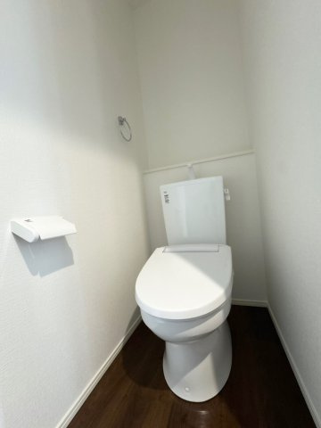 ーBloomーブルームー小倉南区北方３丁目3期　【小倉南区　新築戸建て】のトイレ|2階にもトイレ完備で忙しい朝も混雑しにくい♪　【小倉南区　新築戸建て】