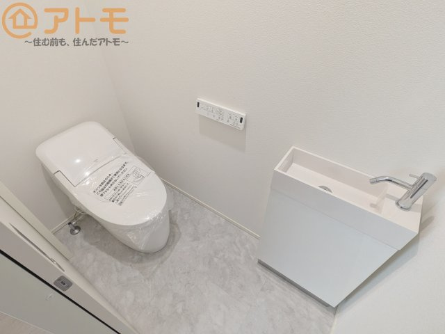 【トイレ】 | 葵区羽鳥4丁目　戸建　2号棟 | 年代を問わず使いやすい洗浄機能付きのトイレ♪肌への負担をも減らせるのでお子様の敏感なお肌も安心！