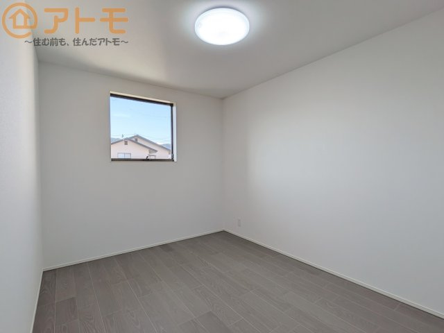 【寝室】 | 葵区羽鳥4丁目　戸建　2号棟 | 毎日すごす部屋の広さや陽当りも気になるポイントですね！現地で体感してみてください♪