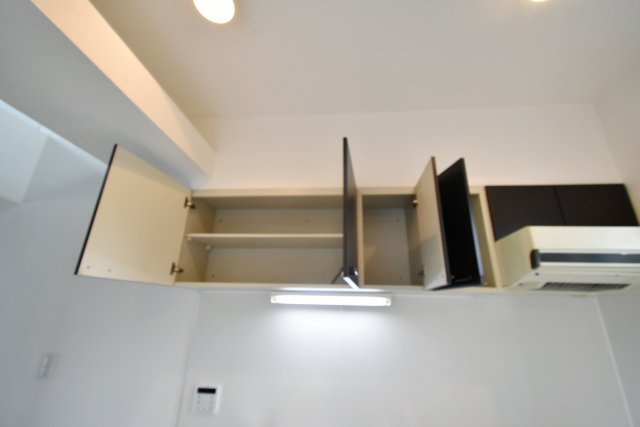 クレスト甲東園A棟の収納