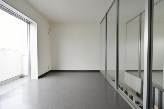 クレスト甲東園A棟の洋室|3F洋室