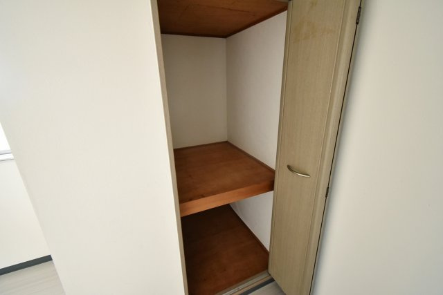 クレスト甲東園A棟の収納