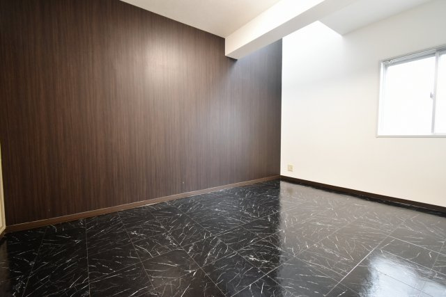 クレスト甲東園A棟の洋室|1F洋室