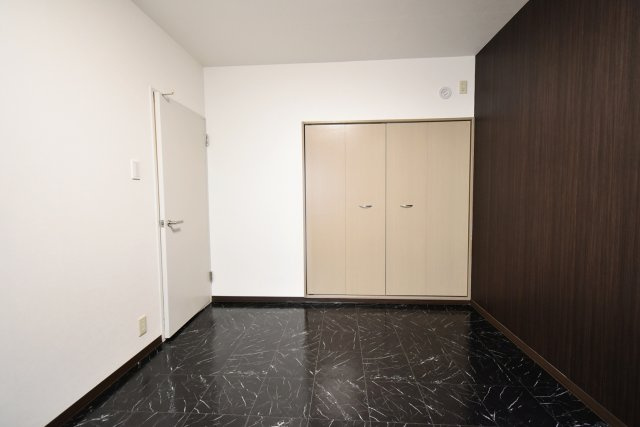 クレスト甲東園A棟の洋室|1F洋室