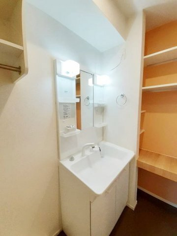 オークスレジデンスⅢの洗面所