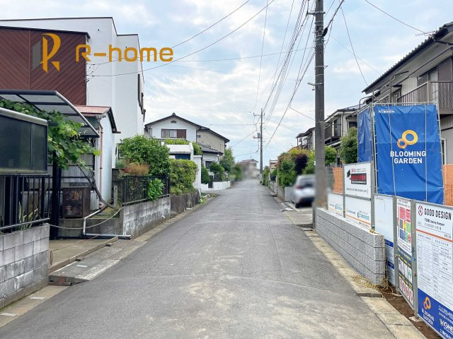 牛久市田宮町14期　新築戸建て　1号棟の前面道路含む現地写真|『今から見たい！』大歓迎です♪
お気軽にＲ－ｈomeまでお問い合わせください。