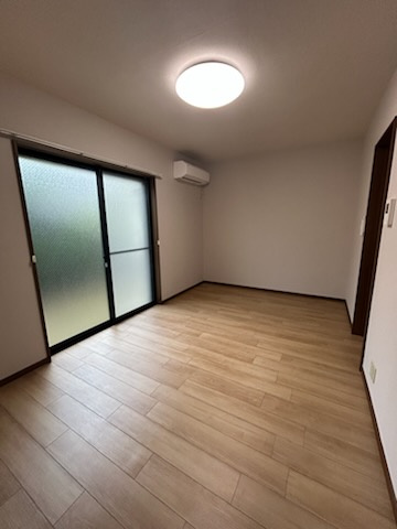 アンプルールブワ虹の寝室