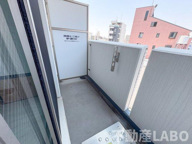 フォーリアライズ難波南ファーロのバルコニー