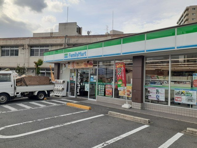 【周辺】 | オリエントレジデンス門真殿島町 | ファミリーマート菊水通二丁目店まで450m