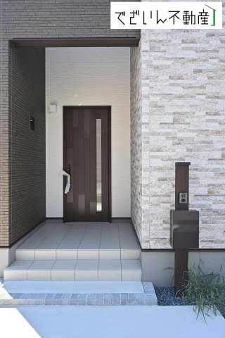 【玄関】 | 本庄市小島　新築住宅ー＊Design HOUSE＊ | ≪A号棟≫ 
現地(2025年7月撮影)