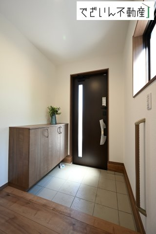 【玄関】 | 本庄市小島　新築住宅ー＊Design HOUSE＊ | ≪A号棟≫ 
現地(2025年7月撮影)