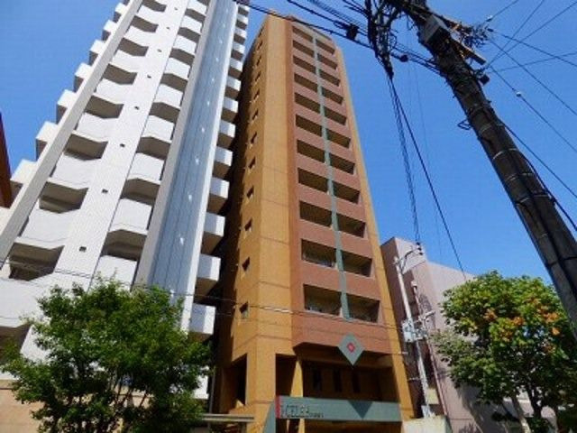 アイ・セレブ大博通りの外観