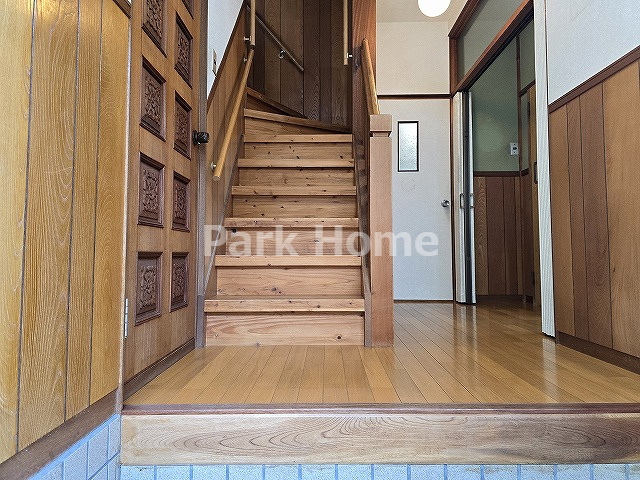 高知市福井町　中古戸建の玄関