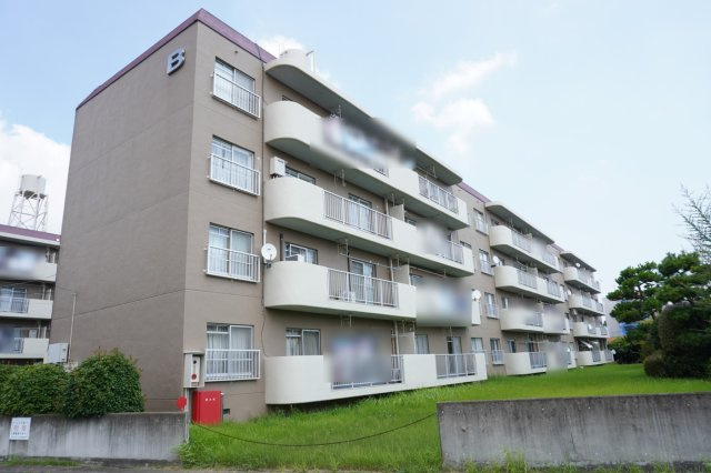 十條草加マンションB棟の外観