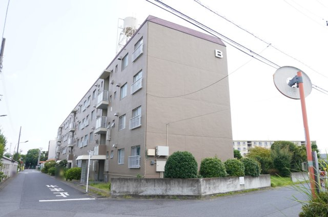 十條草加マンションB棟の外観