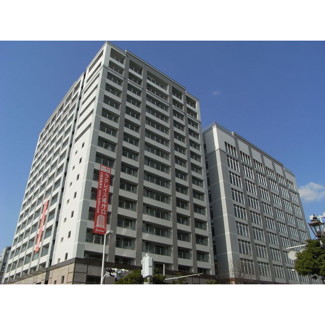 ラクレイス県庁口の外観