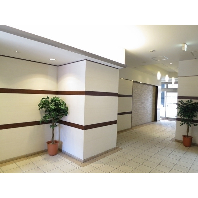 ラクレイス県庁口のロビー