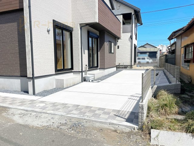 水戸市石川4丁目1期　新築戸建て　1号棟の駐車場|カースペースは2台お停めいただけます♪