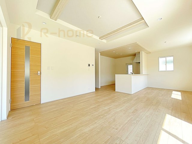 水戸市石川4丁目1期　新築戸建て　1号棟の外観|広くて明るいＬＤＫ♪ ゆったりくつろげるリビングスペースで、ご家族皆様の笑顔が溢れます。