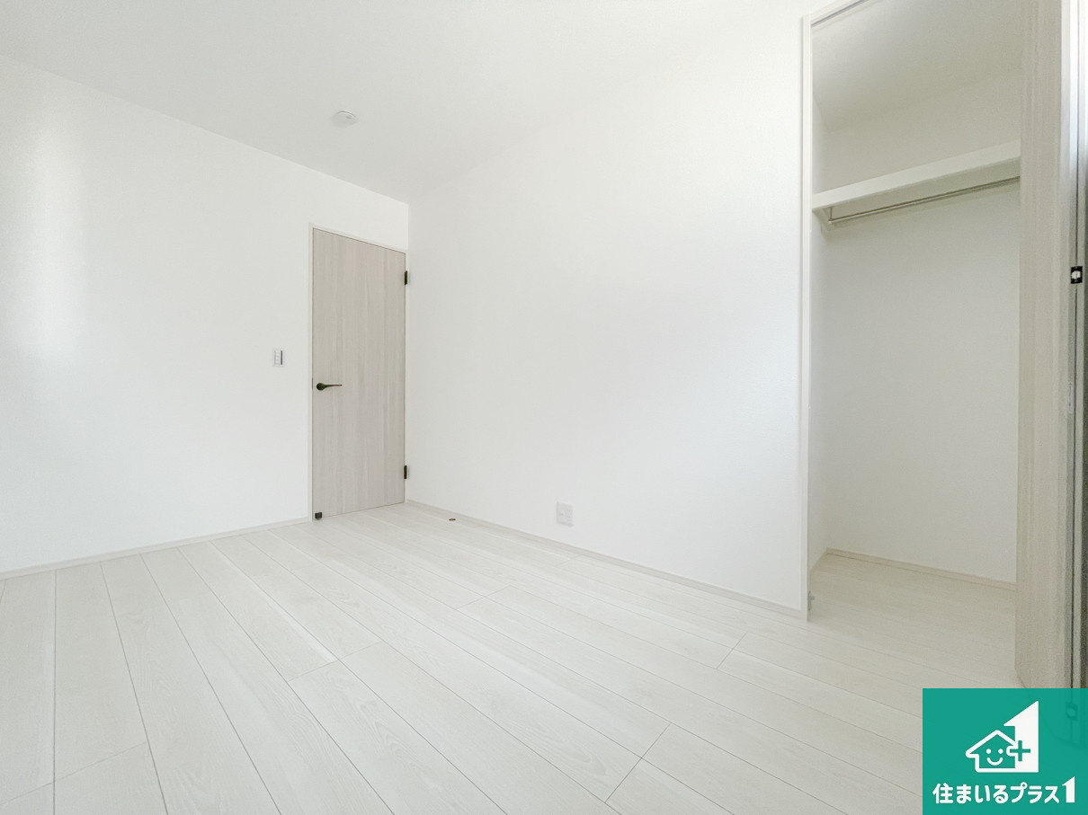 尼崎市東園田町　第2期　新築一戸建ての洋室|シンプルな洋室は、自分好みのインテリアが楽しめます♪ご家族とインテリアや家具を選びに行くのは新築購入時の醍醐味の一つです。ぜひお楽しみください♪