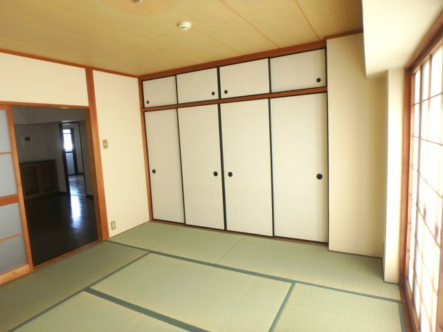 HACHIBUSE鳴尾　の和室|和室です