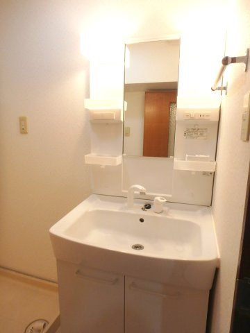 HACHIBUSE鳴尾　の洗面所|コンパクトで使いやすい洗面所