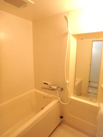 HACHIBUSE鳴尾　の浴室|お風呂です