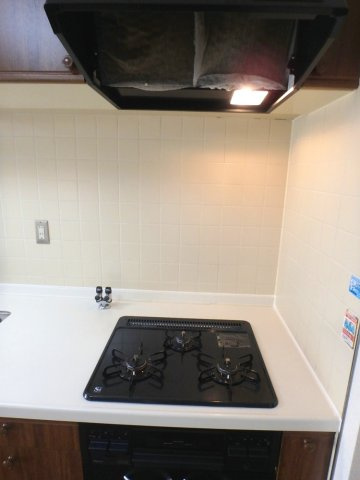 HACHIBUSE鳴尾　のキッチン|ガスコンロです