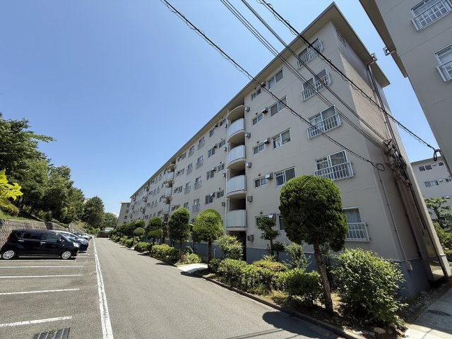 神陵台北住宅69号棟の外観
