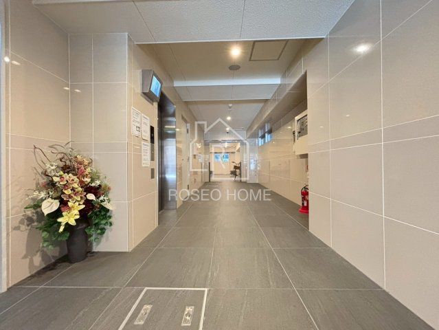 Riviere Gauch谷町六丁目のエントランス