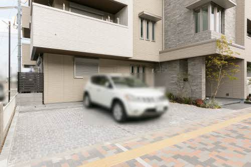 シャーメゾン扇の駐車場