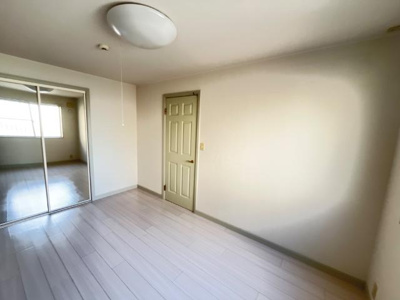 【内装】 | フローラルコート | 洋室