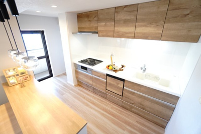 【キッチン】 | 【上質リノベ】サーパス宇品 | 室内（2025年7月27日09：30頃）撮影