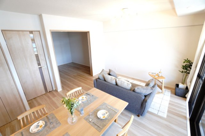 【居間・リビング】 | 【上質リノベ】サーパス宇品 | 室内（2025年7月27日09：30頃）撮影