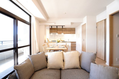 【居間・リビング】 | 【上質リノベ】サーパス宇品 | 室内（2025年7月27日09：30頃）撮影