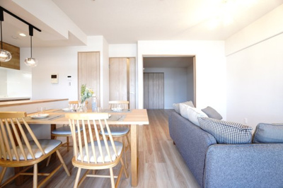 【居間・リビング】 | 【上質リノベ】サーパス宇品 | 室内（2025年7月27日09：30頃）撮影