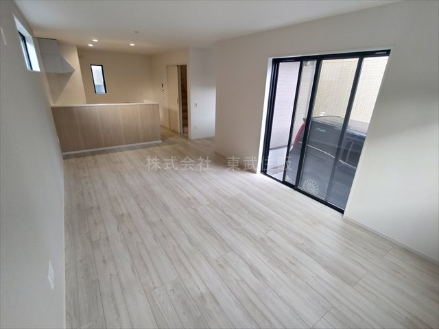 【居間・リビング】 | 坂戸市千代田　7期 | ゆったりとした18.6帖のリビングです