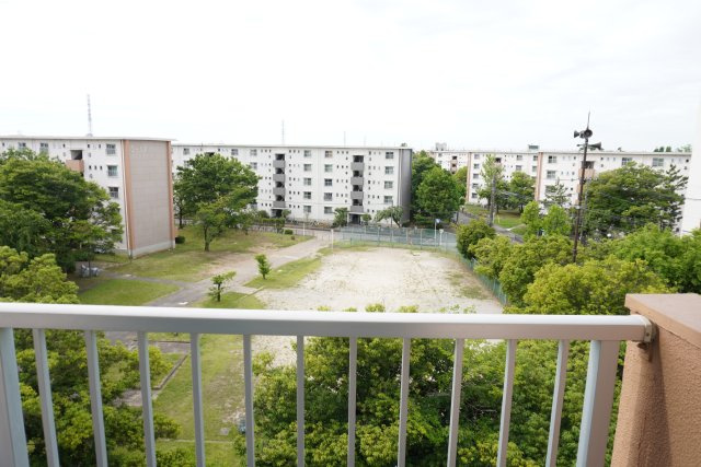 新栄町団地3街区13号棟の展望