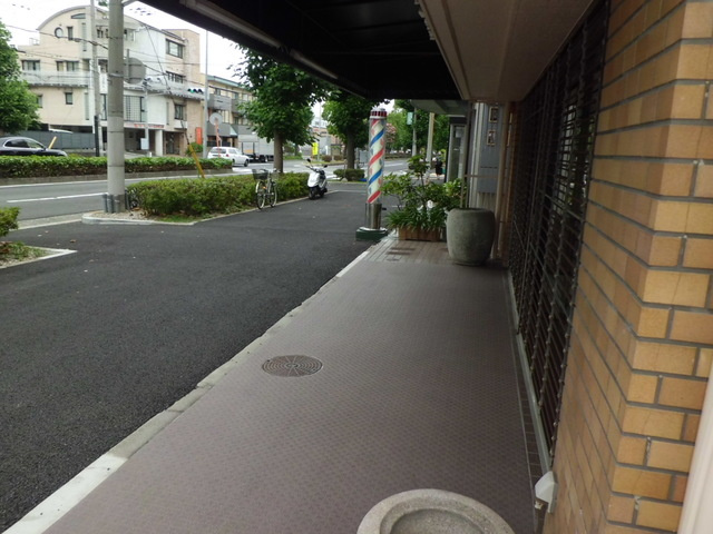 ドウェル本山のエントランス